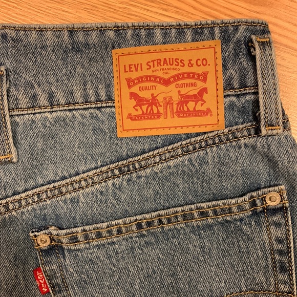 Levi’s Like New EUC Button Front Denim Mini Skirt - Picture 7 of 15
